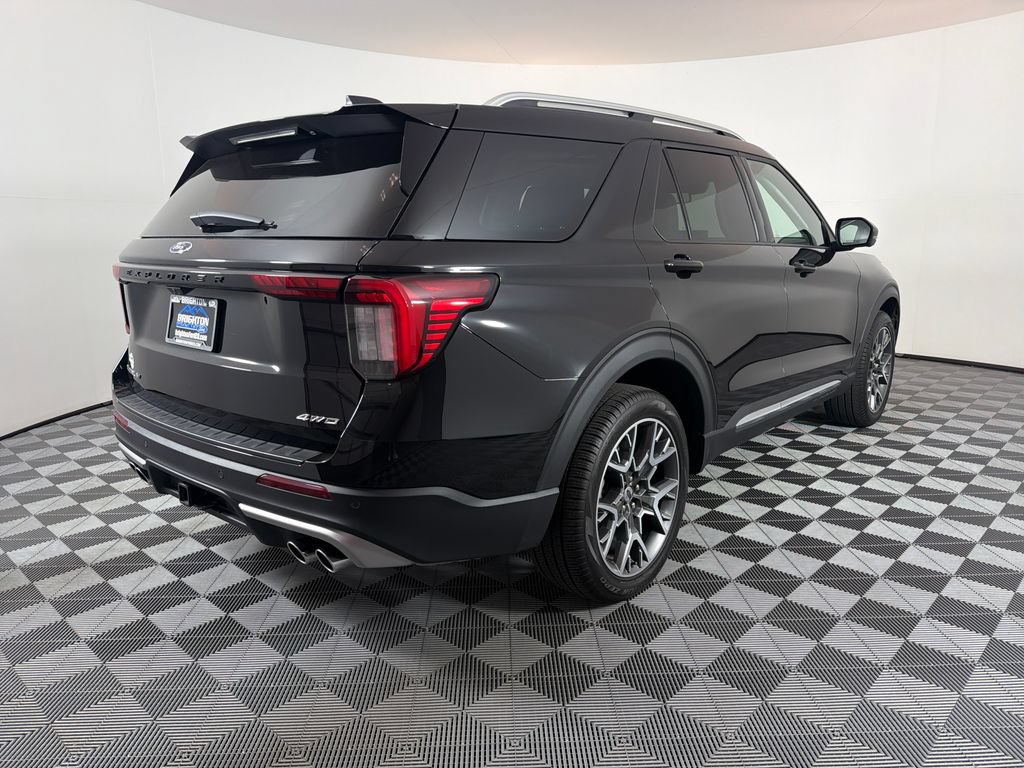 Used 2025 Ford Explorer Platinum w/ Ultimate Package AWD/4WD image 3