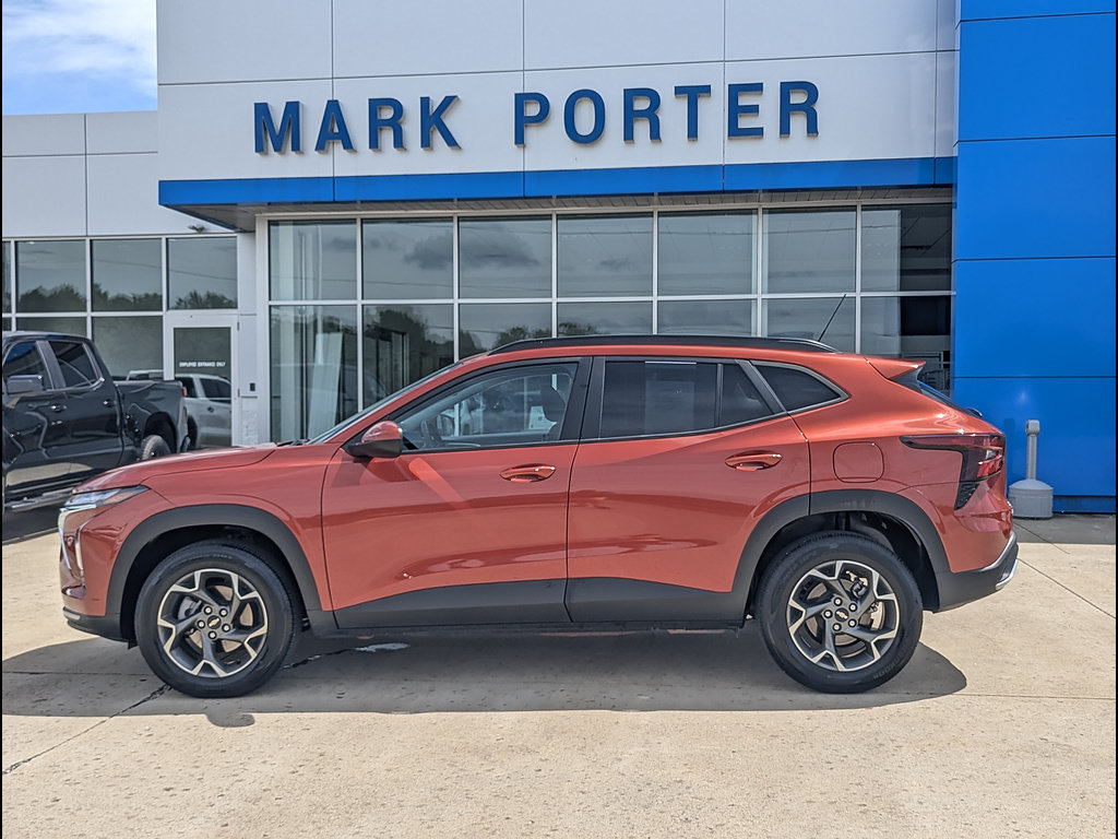 Certified 2024 Chevrolet Trax LT w/ Driver Confidence Package FWD image 10