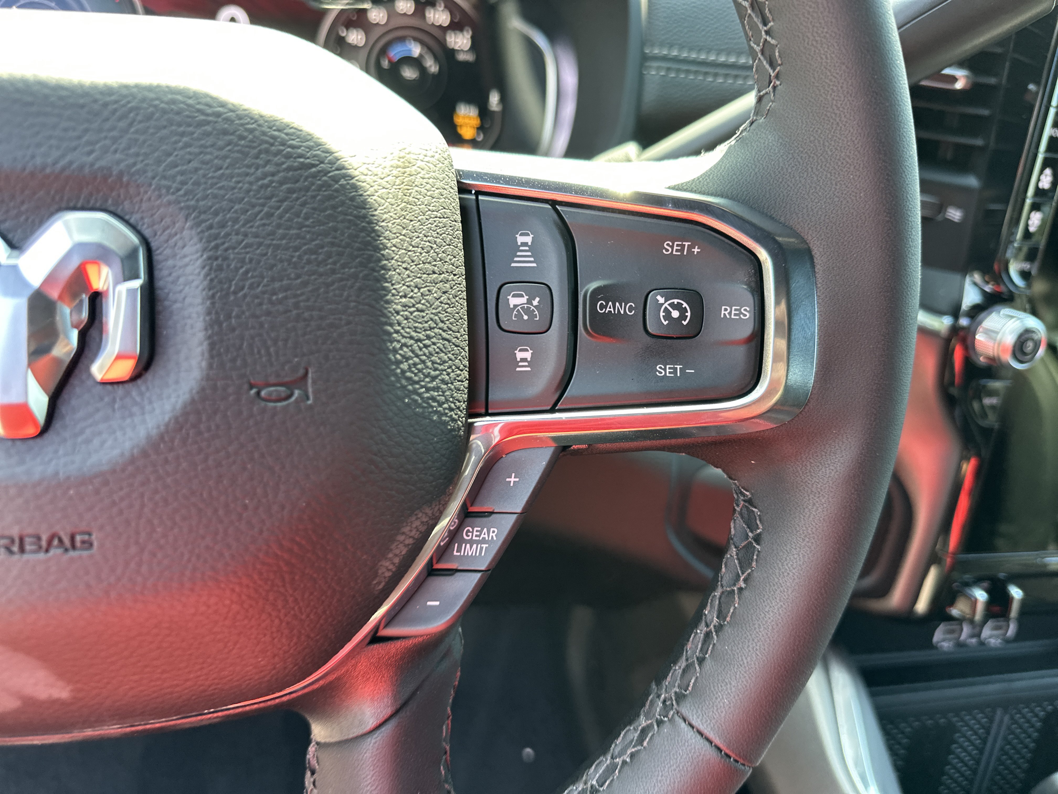New 2026 RAM 2500 Laramie AWD/4WD image 10