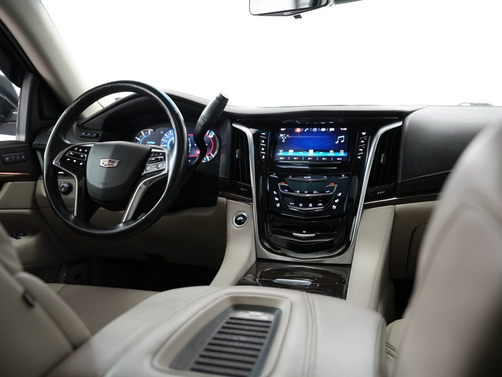 Used 2018 Cadillac Escalade Premium Luxury image 10