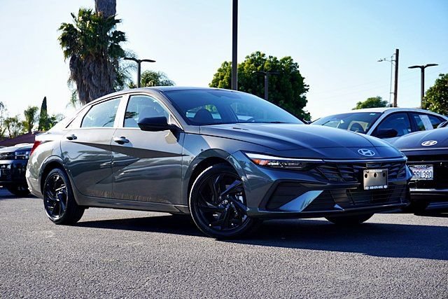 Certified 2026 Hyundai Elantra Sport FWD image 2