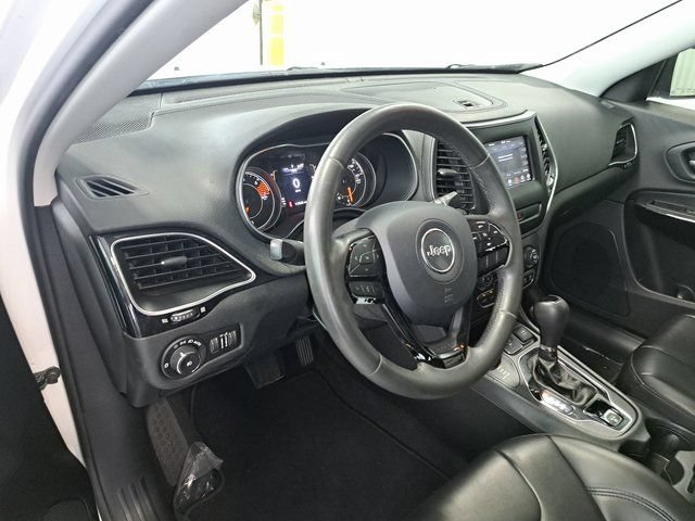Used 2020 Jeep Cherokee Latitude Plus AWD/4WD image 8