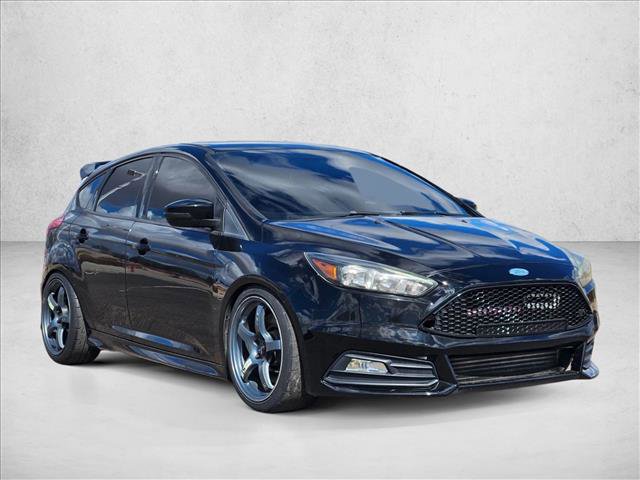 Used 2017 Ford Focus ST image 3