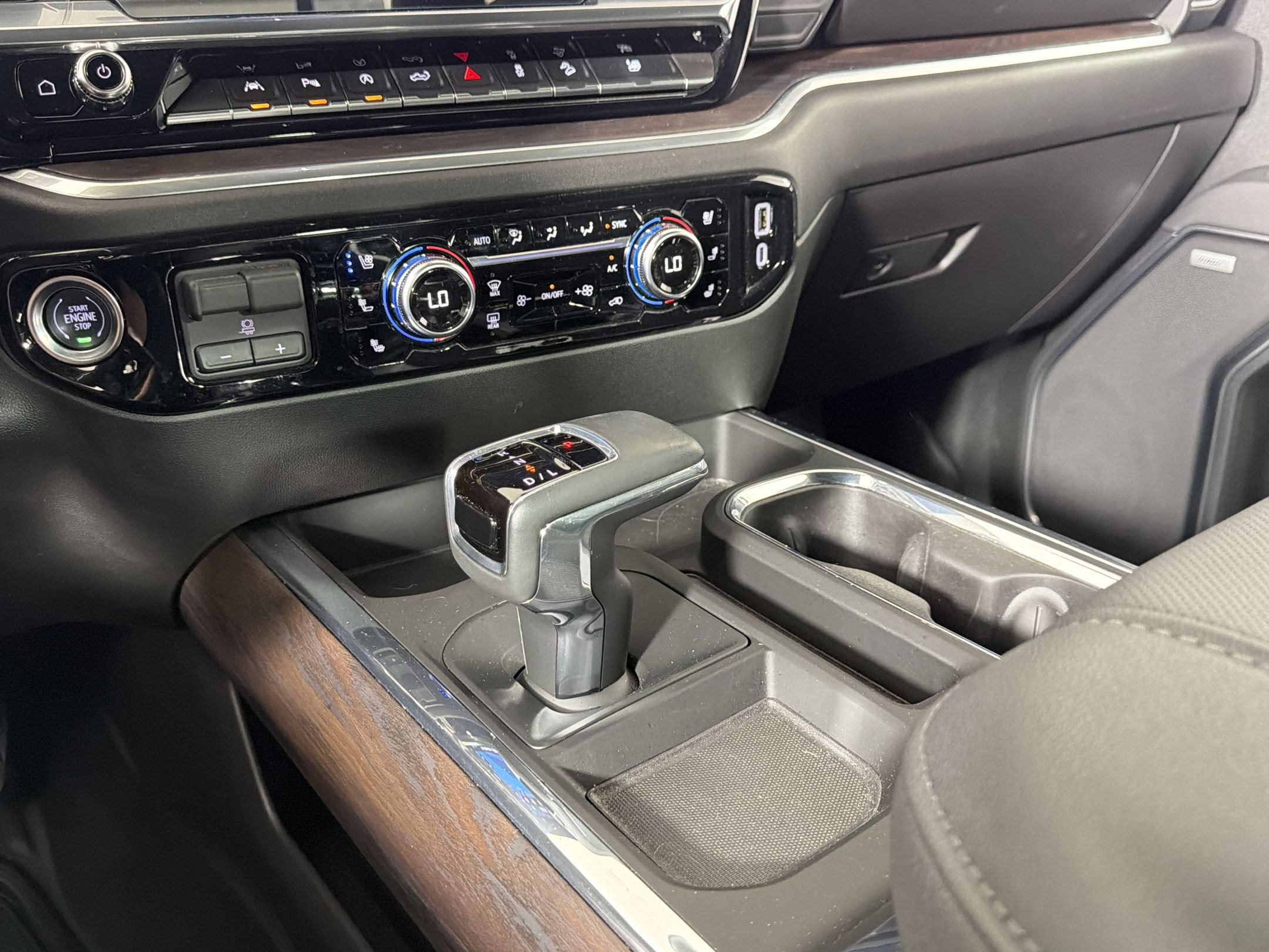 Used 2025 GMC Sierra 1500 SLT w/ SLT Premium Plus Package AWD/4WD image 14