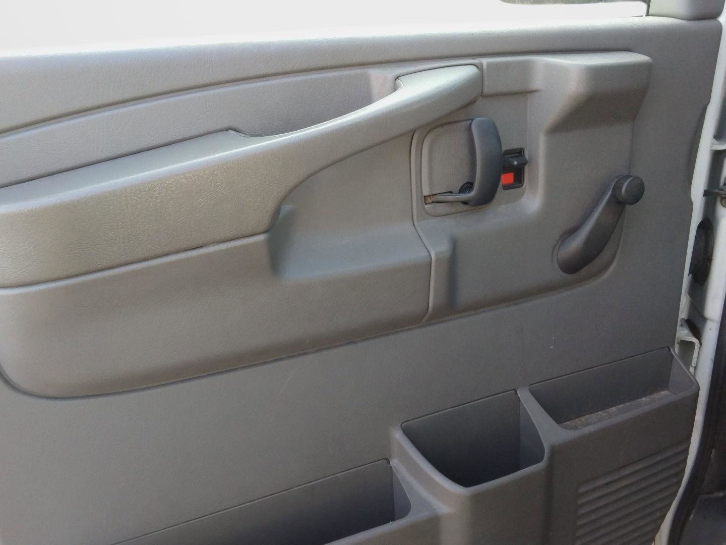 Used 2009 Chevrolet Express 1500 Work Van image 13