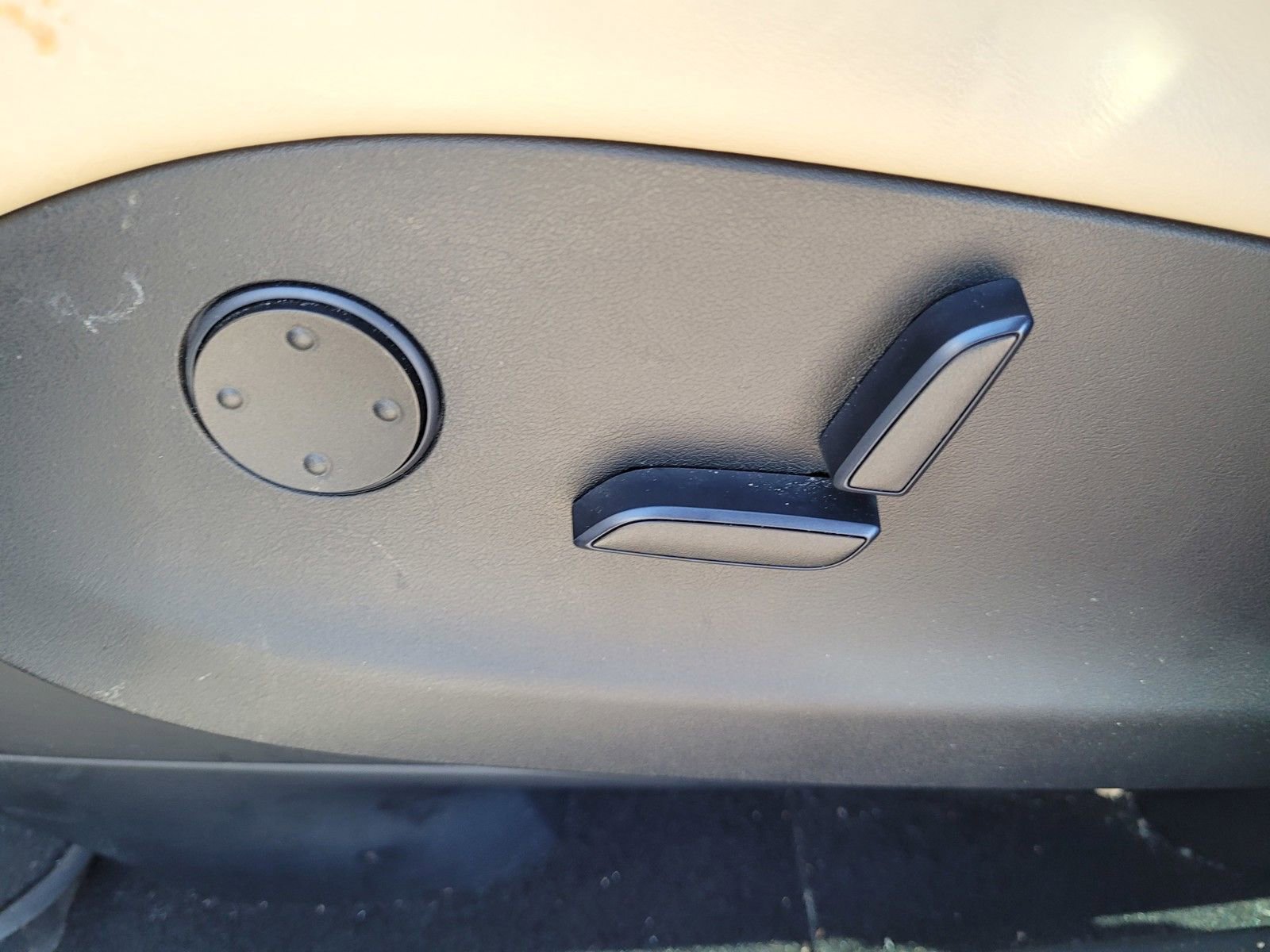 Used 2017 Tesla Model X 75D image 21