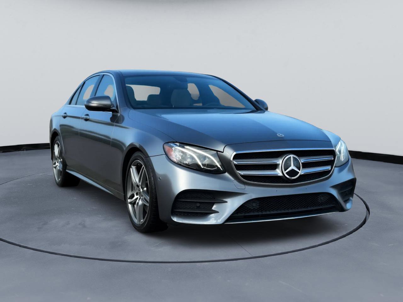 Used 2017 Mercedes-Benz E 300 image 2
