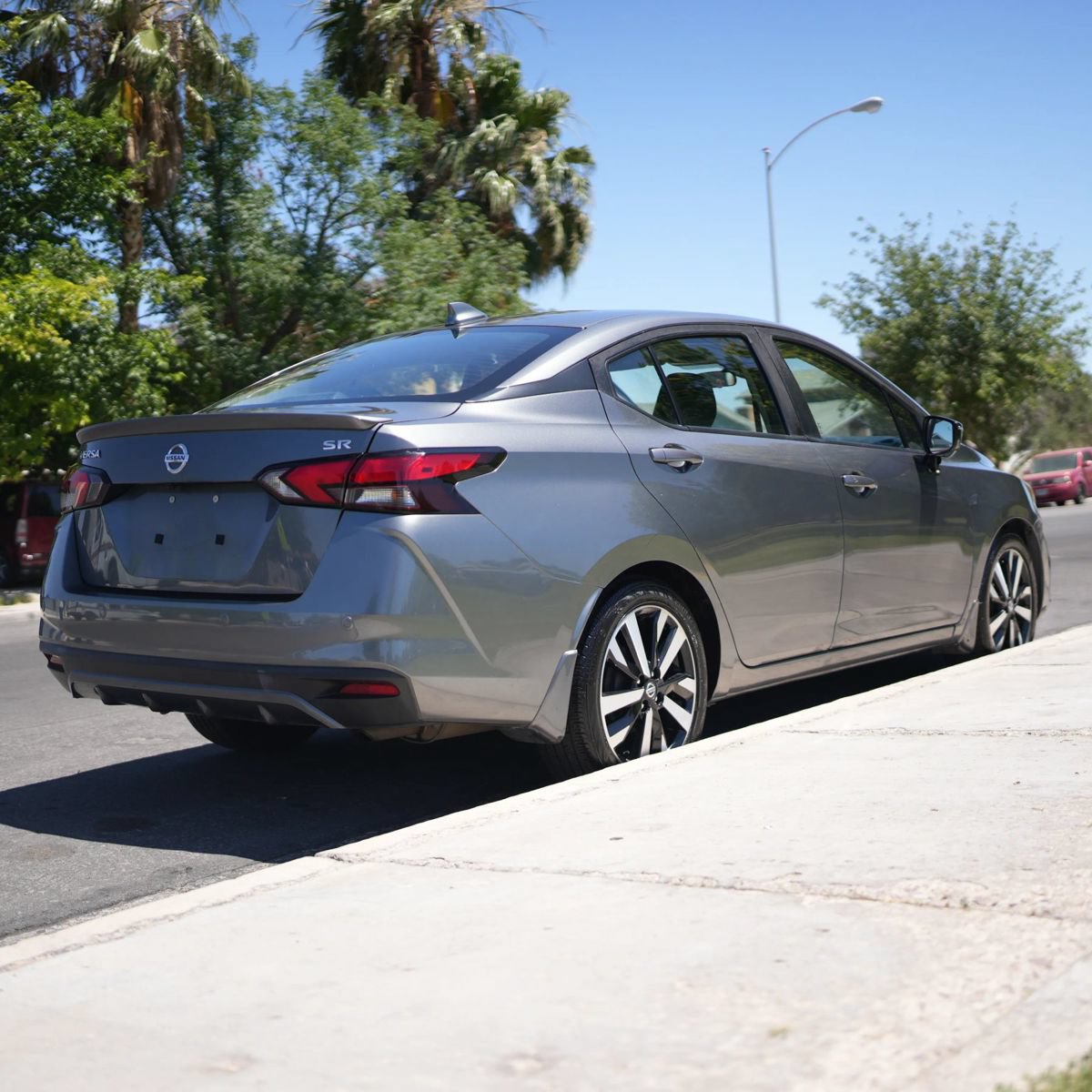 Used 2022 Nissan Versa SR w/ Convenience Package FWD image 10