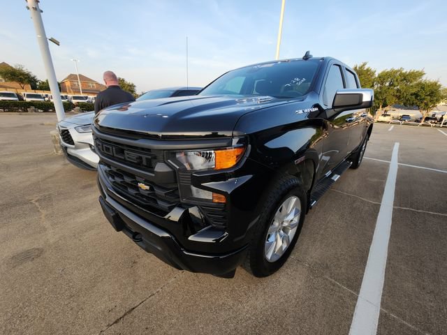 Used 2025 Chevrolet Silverado 1500 Custom AWD/4WD image 3