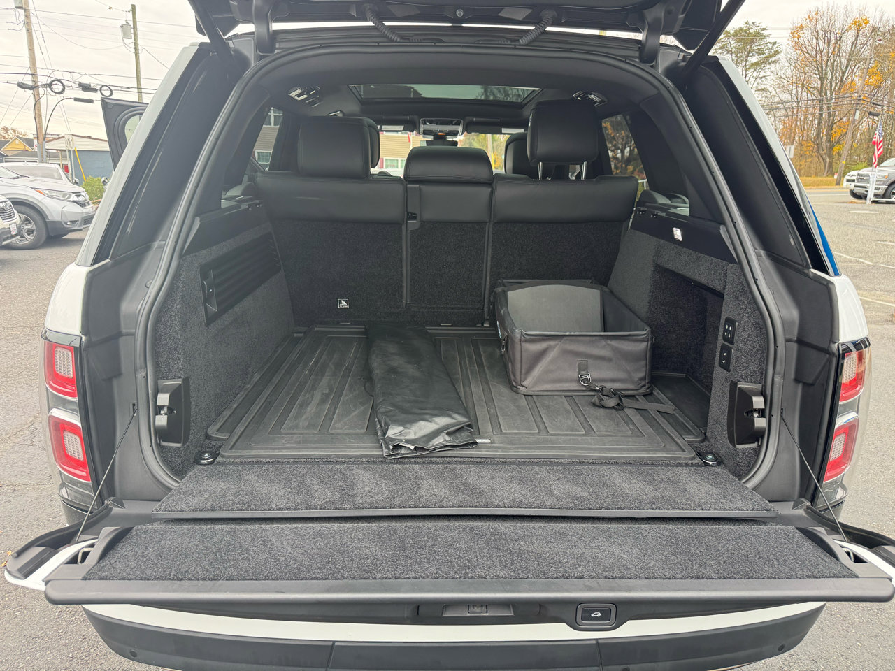 Used 2022 Land Rover Range Rover Westminster Edition image 29