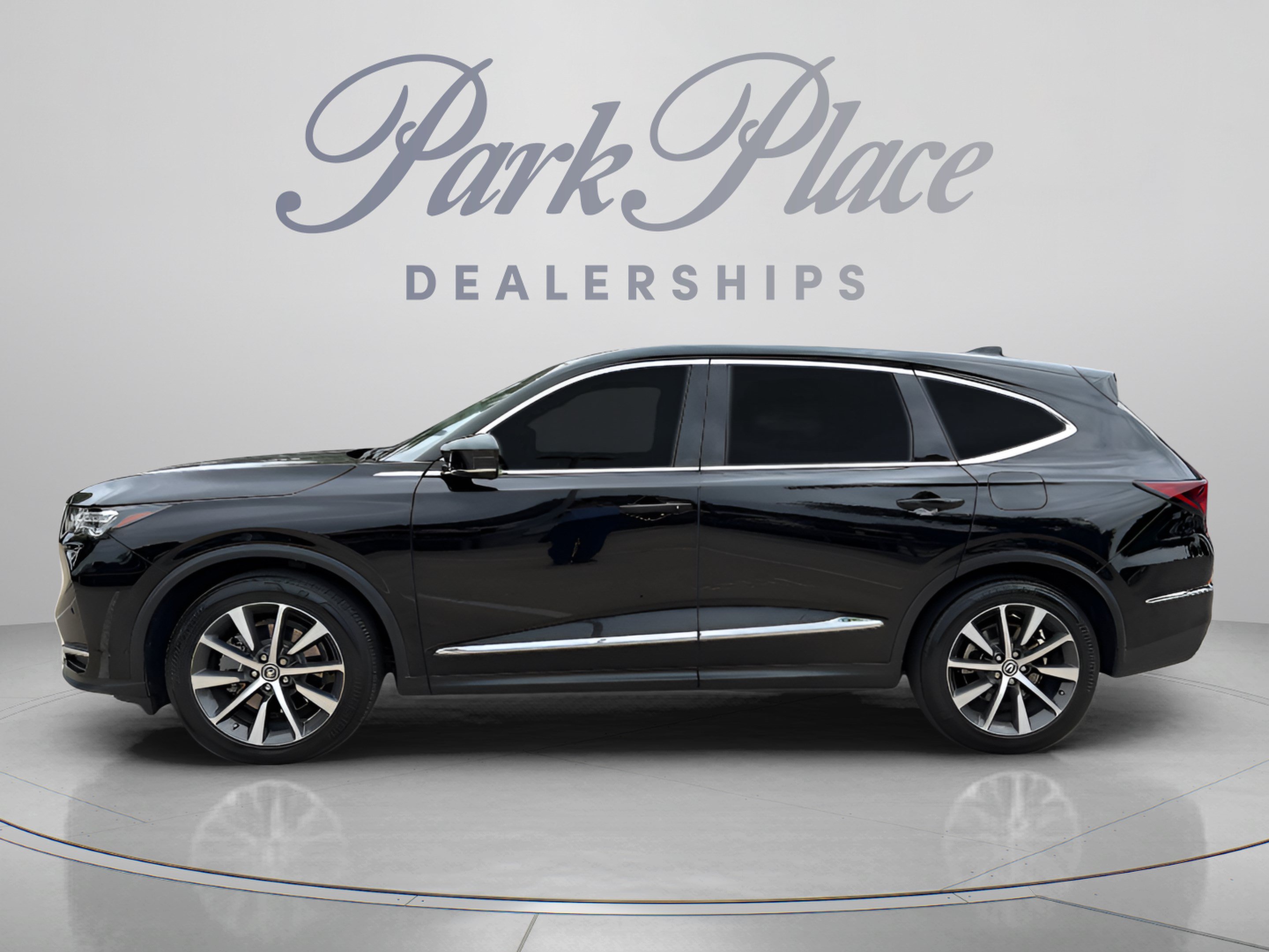 Used 2025 Acura MDX w/ Technology Package FWD image 2