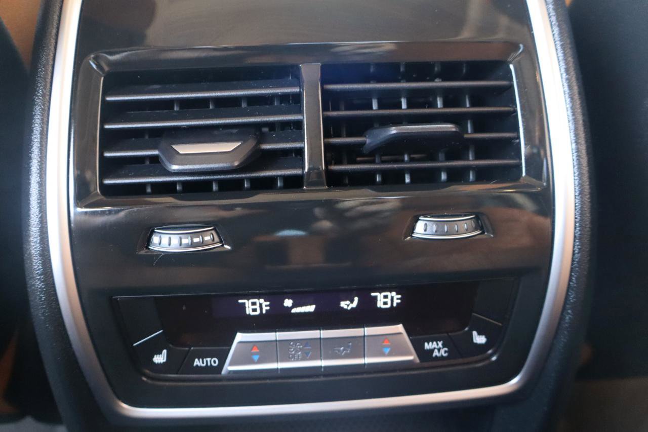 Used 2023 BMW X7 xDrive40i w/ Premium Package image 25