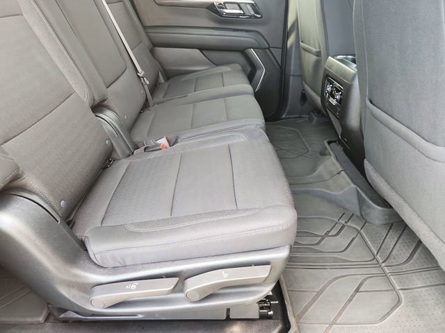 Used 2025 Chevrolet Suburban LS image 26