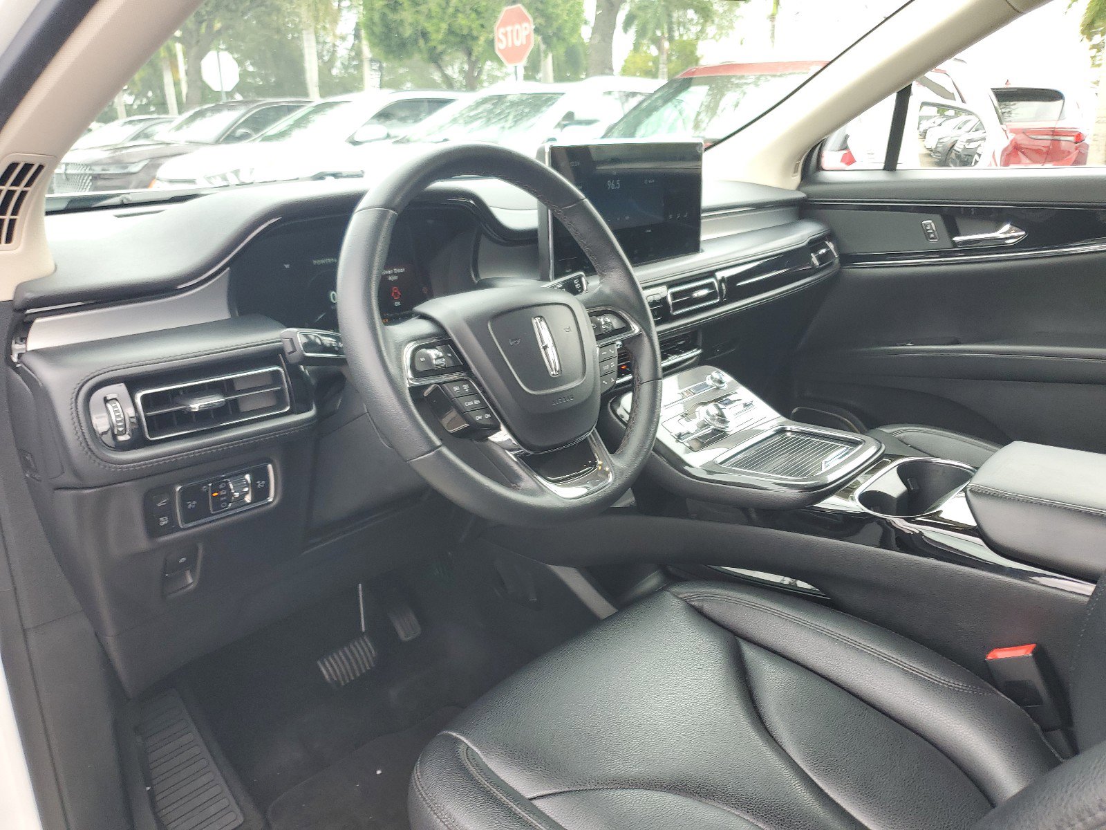 Used 2023 Lincoln Nautilus AWD w/ Premium Package image 15