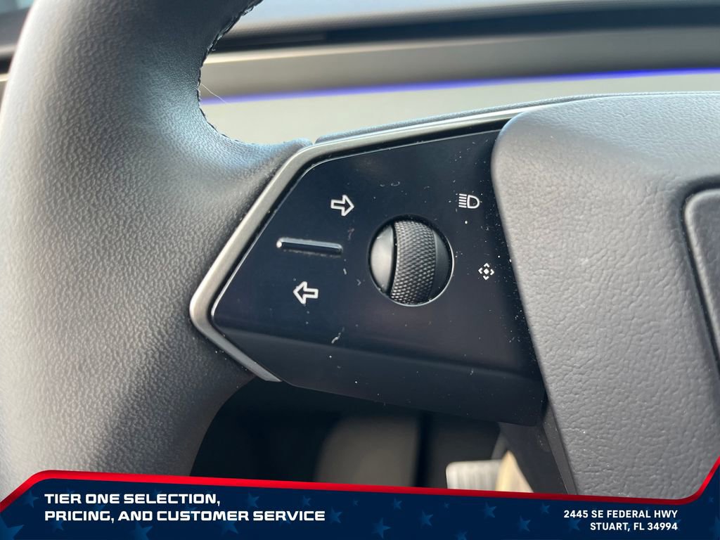 Used 2024 Tesla Cybertruck AWD Crew Cab image 15