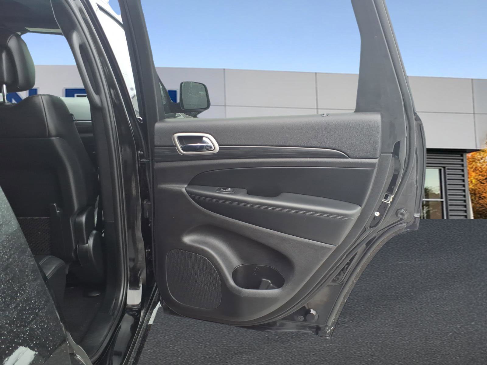 Used 2020 Jeep Grand Cherokee Altitude image 11