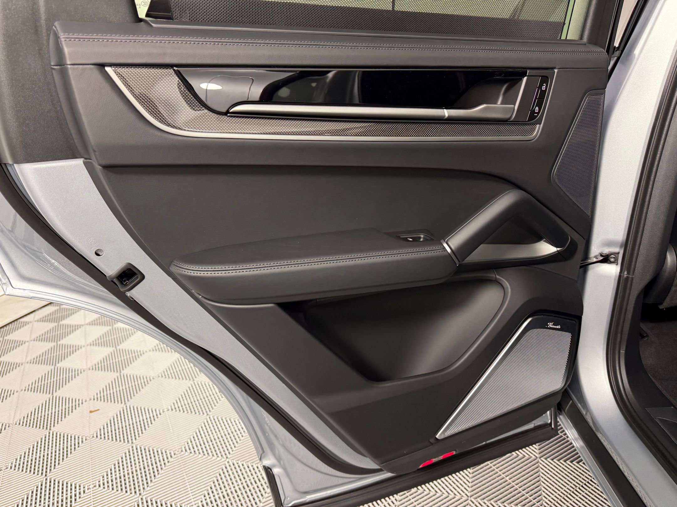 New 2026 Porsche Cayenne E-Hybrid image 25