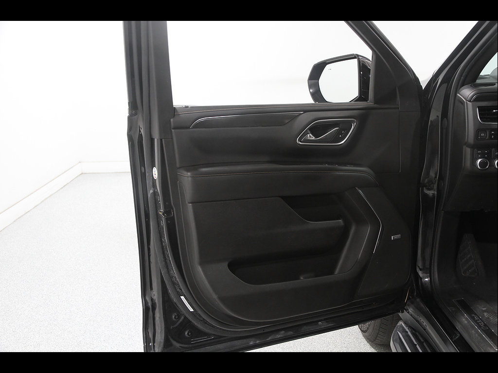 Certified 2021 GMC Yukon XL AT4 w/ Rear Media and Nav Package AWD/4WD image 4