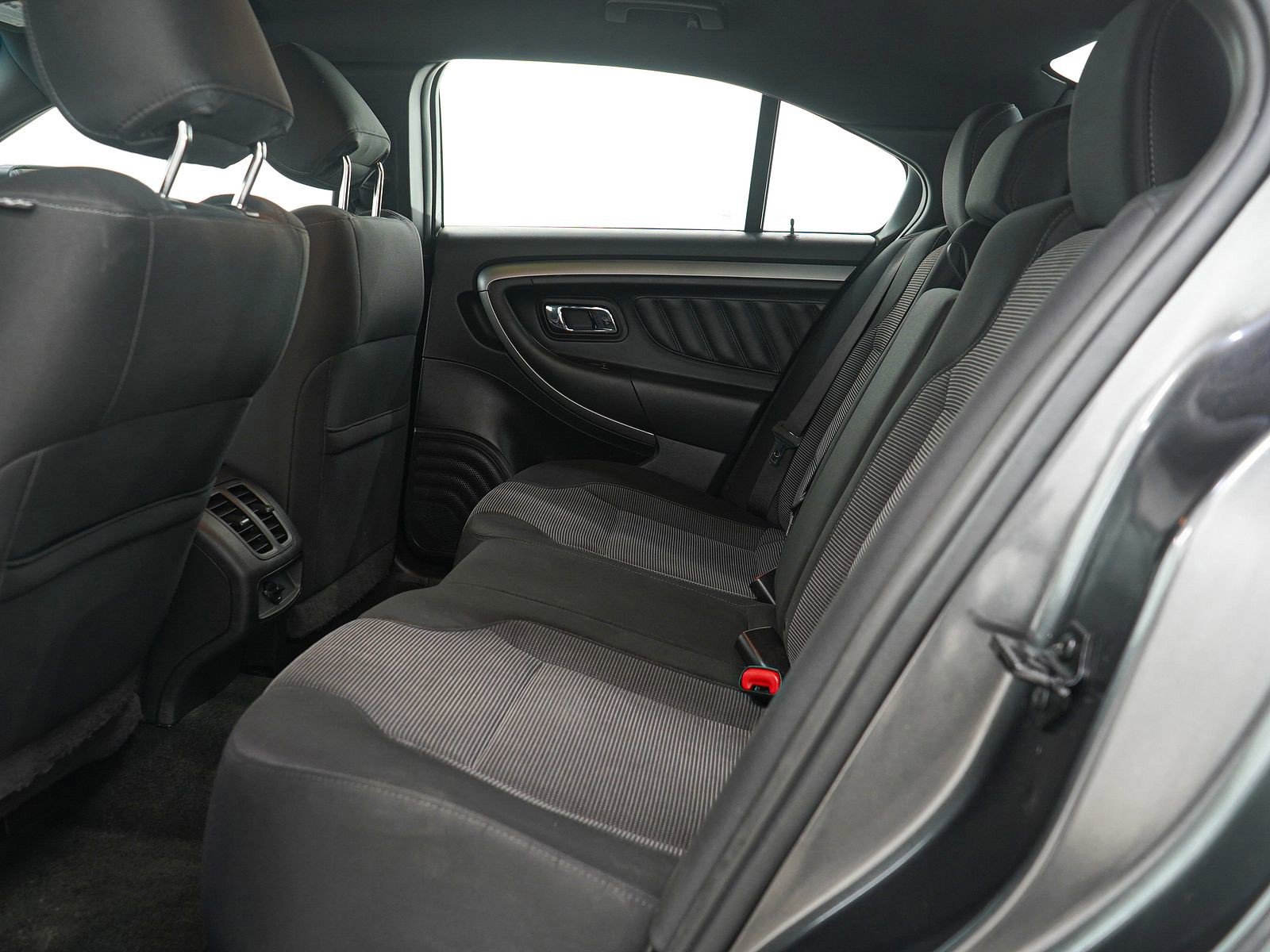 Used 2018 Ford Taurus SEL w/ Equipment Group 201A image 14