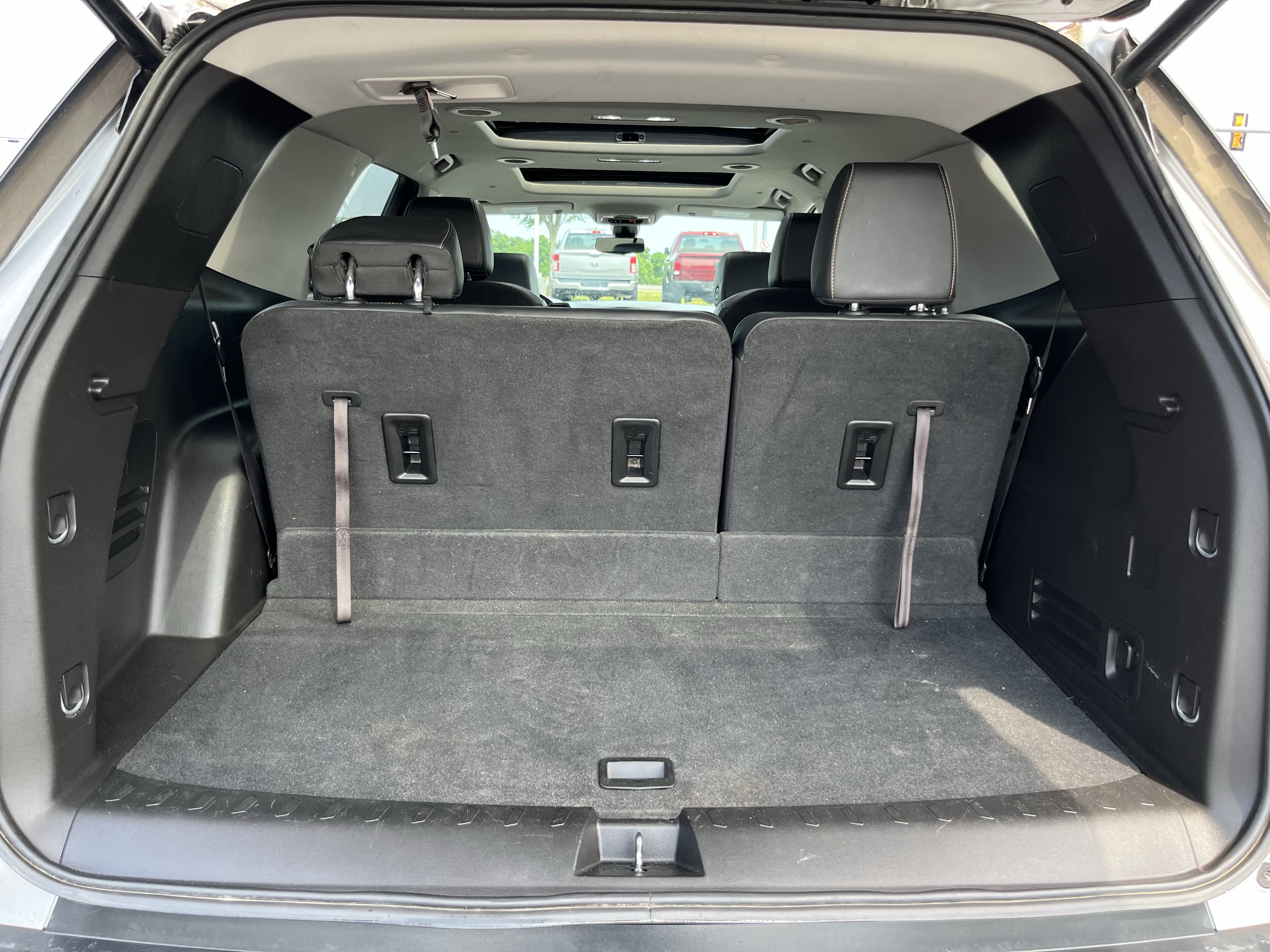 Used 2019 Chevrolet Traverse LT w/ LT Premium Package AWD/4WD image 8