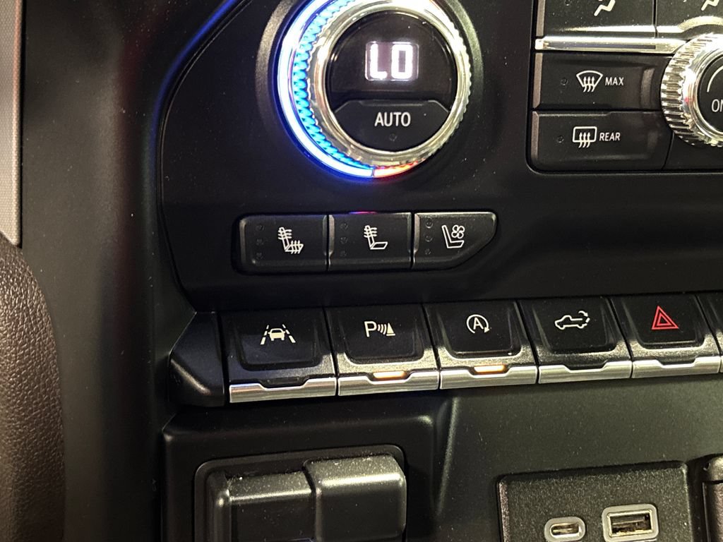 Used 2019 GMC Sierra 1500 SLT w/ SLT Premium Plus Package AWD/4WD image 39