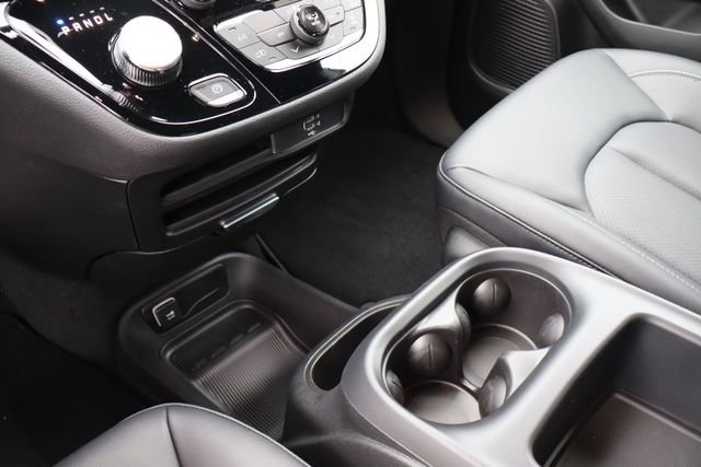 New 2026 Chrysler Pacifica Select FWD image 26