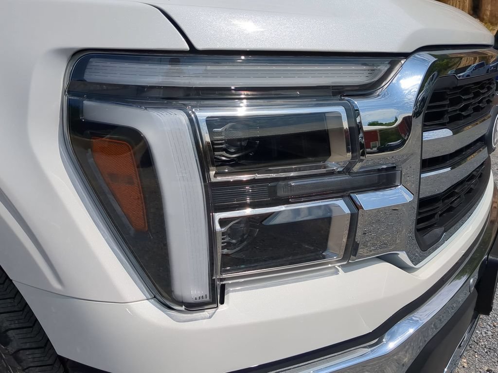 Used 2025 Ford F150 Lariat w/ Equipment Group 501A Mid AWD/4WD image 13