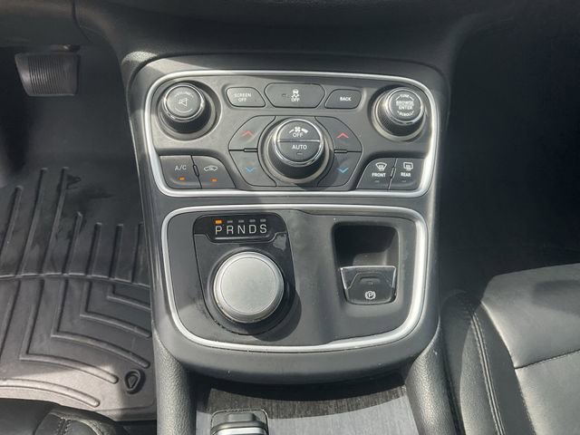 Used 2015 Chrysler 200 C w/ Navigation & Sound Group I image 23