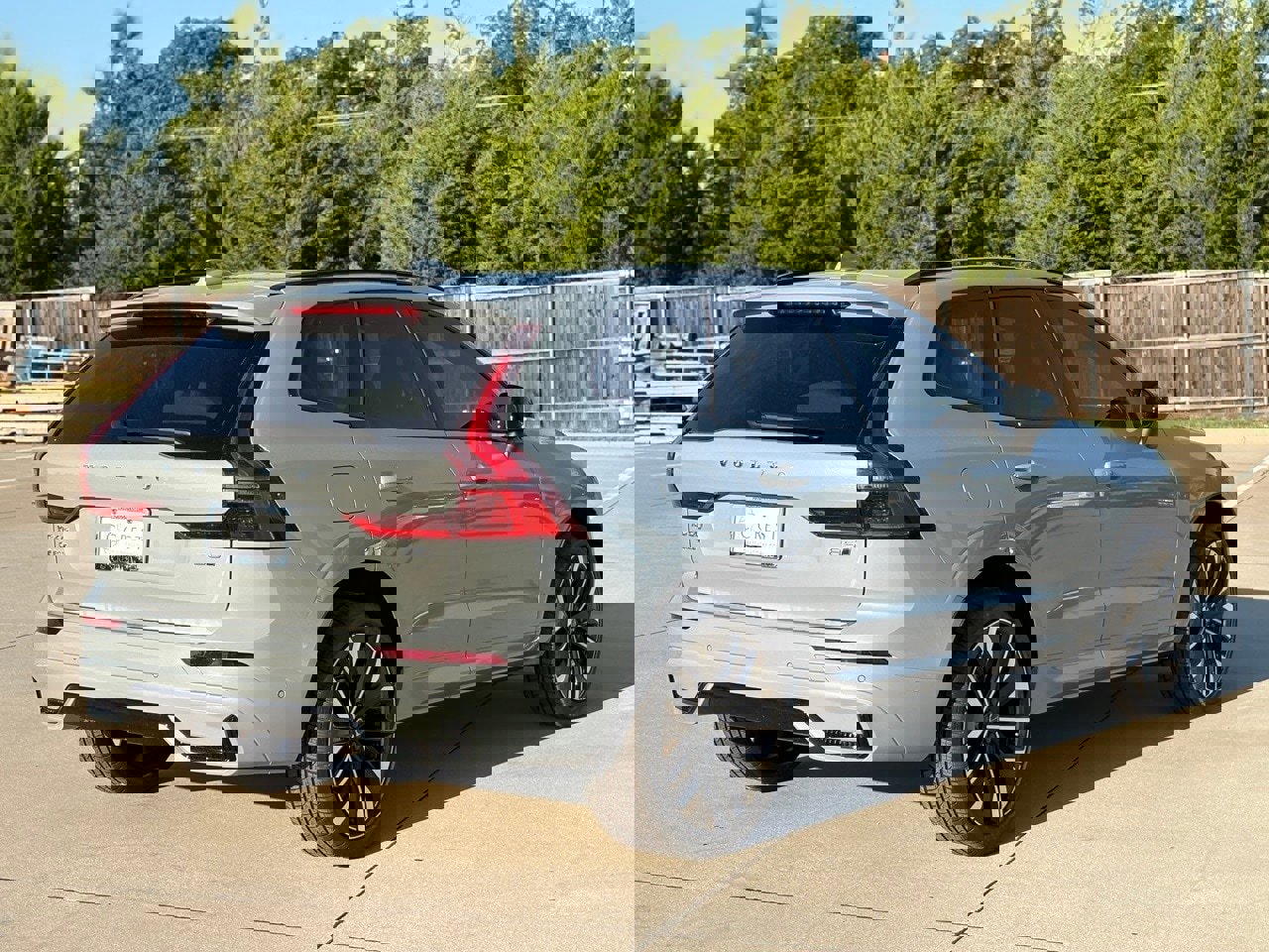 New 2026 Volvo XC60 B5 Ultra w/ Protection Package Premier image 6