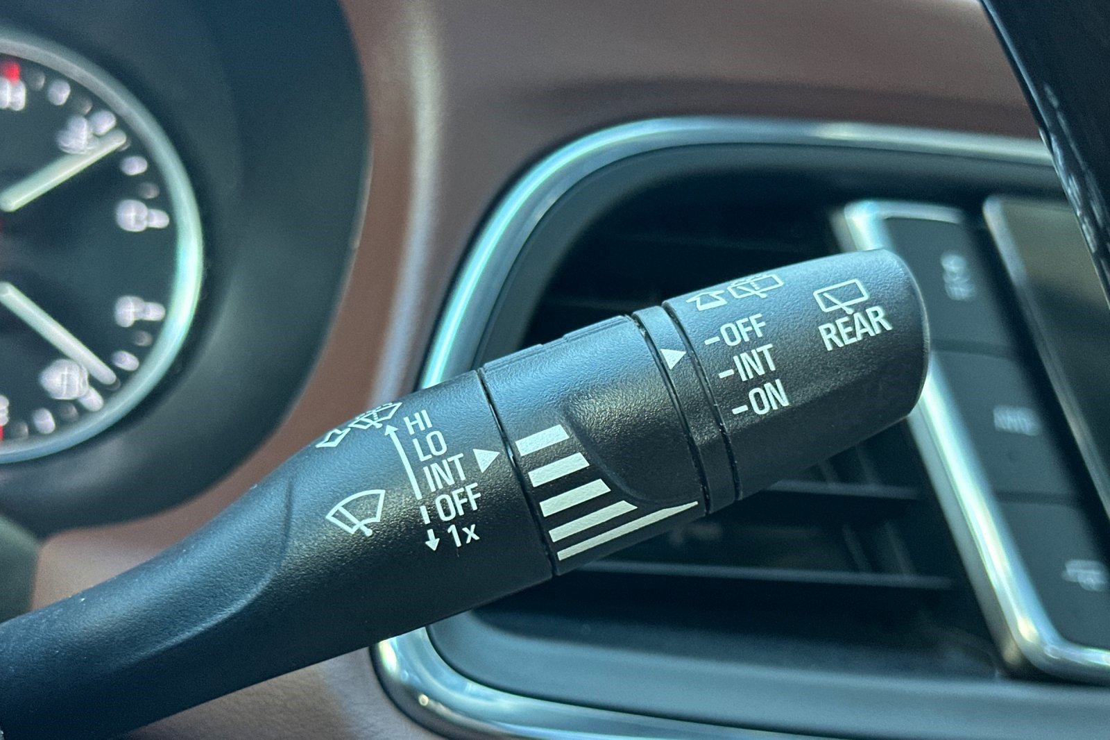 Used 2018 Buick Enclave Avenir w/ Avenir Technology Package image 36