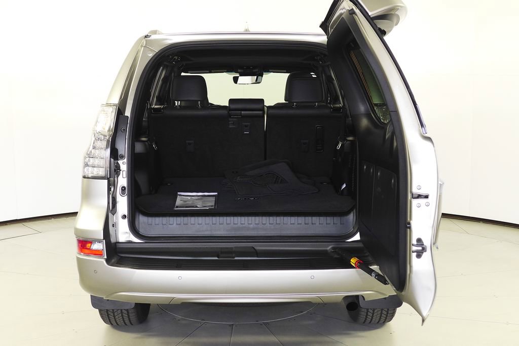 Used 2022 Lexus GX 460 Premium w/ Premium Package AWD/4WD image 10