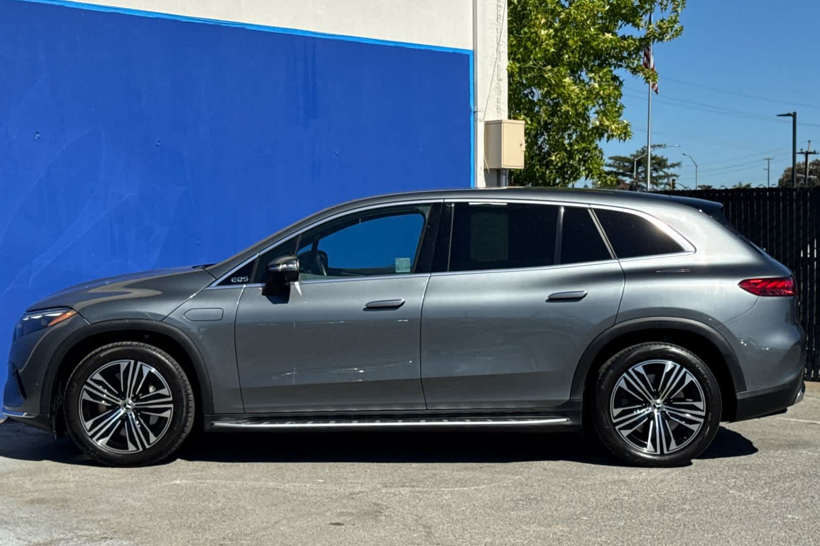 Used 2023 Mercedes-Benz EQS 450+ 4MATIC SUV image 6