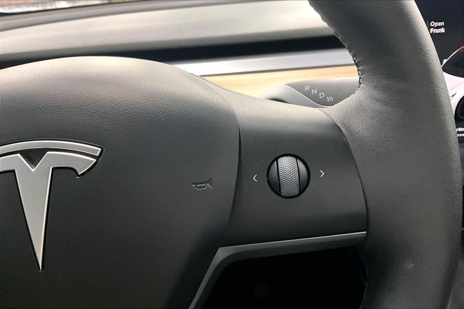 Used 2023 Tesla Model Y Long Range AWD/4WD image 24