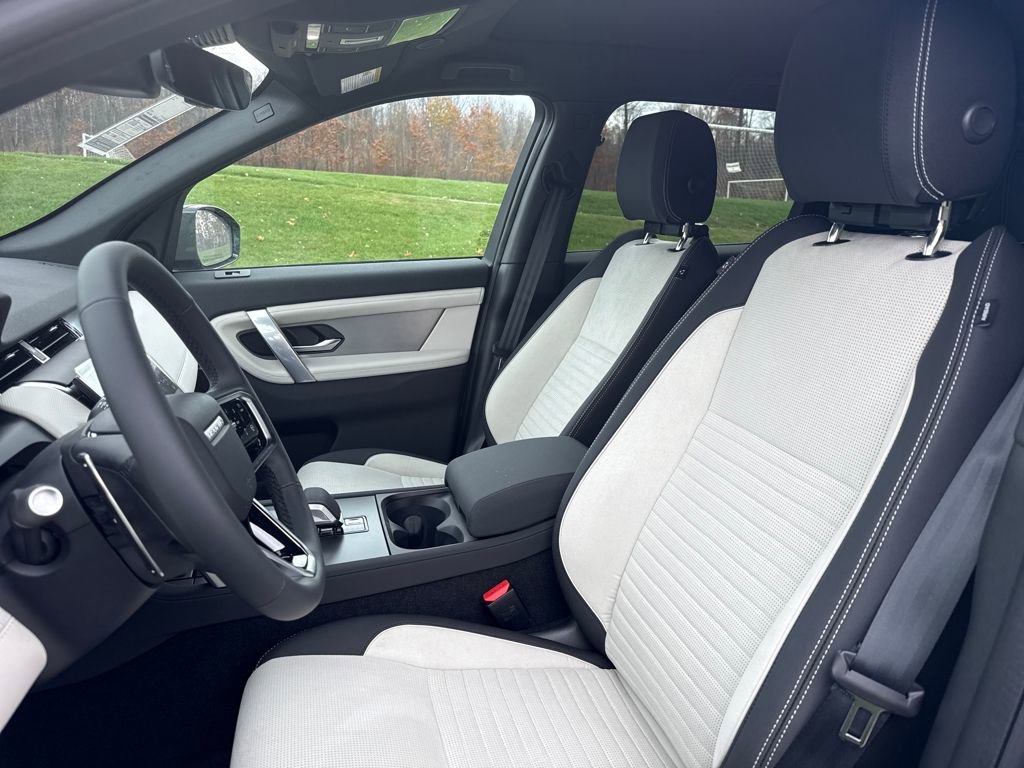 New 2025 Land Rover Discovery Sport Dynamic SE AWD/4WD image 10