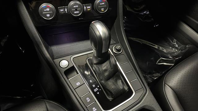 Used 2020 Volkswagen Jetta SEL image 19