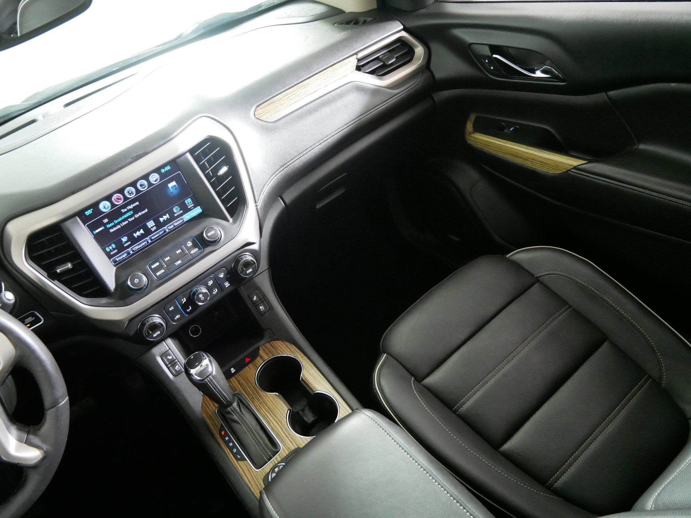 Certified 2017 GMC Acadia Denali image 11