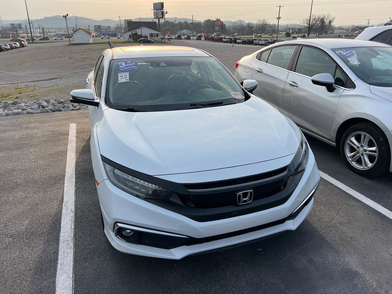 Used 2019 Honda Civic Touring image 1