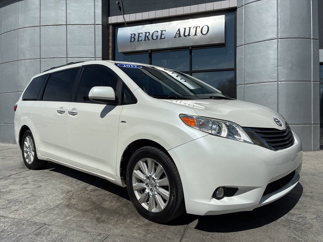 Used 2017 Toyota Sienna XLE Premium