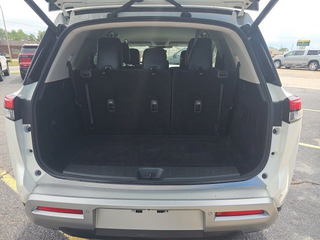 Used 2023 Nissan Pathfinder SL image 18