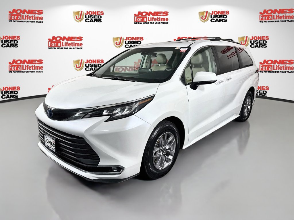 Certified 2022 Toyota Sienna XLE w/ XLE Plus Package FWD image 15