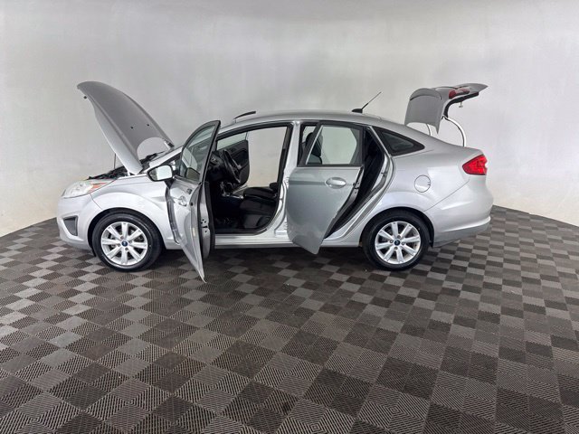 Used 2013 Ford Fiesta SE FWD image 10