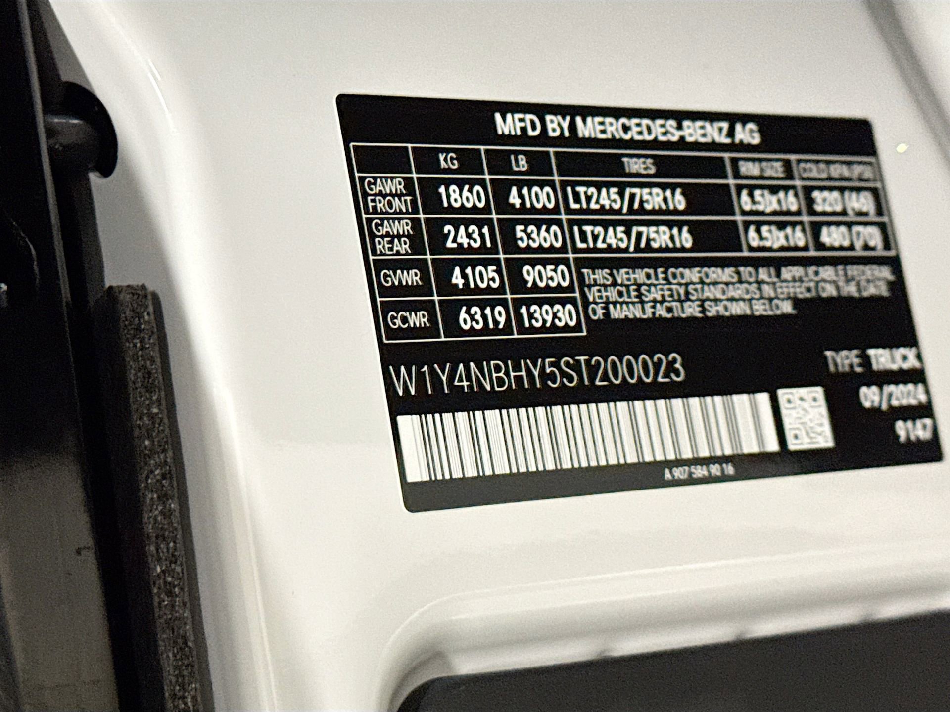 Used 2025 Mercedes-Benz Sprinter 2500 image 30