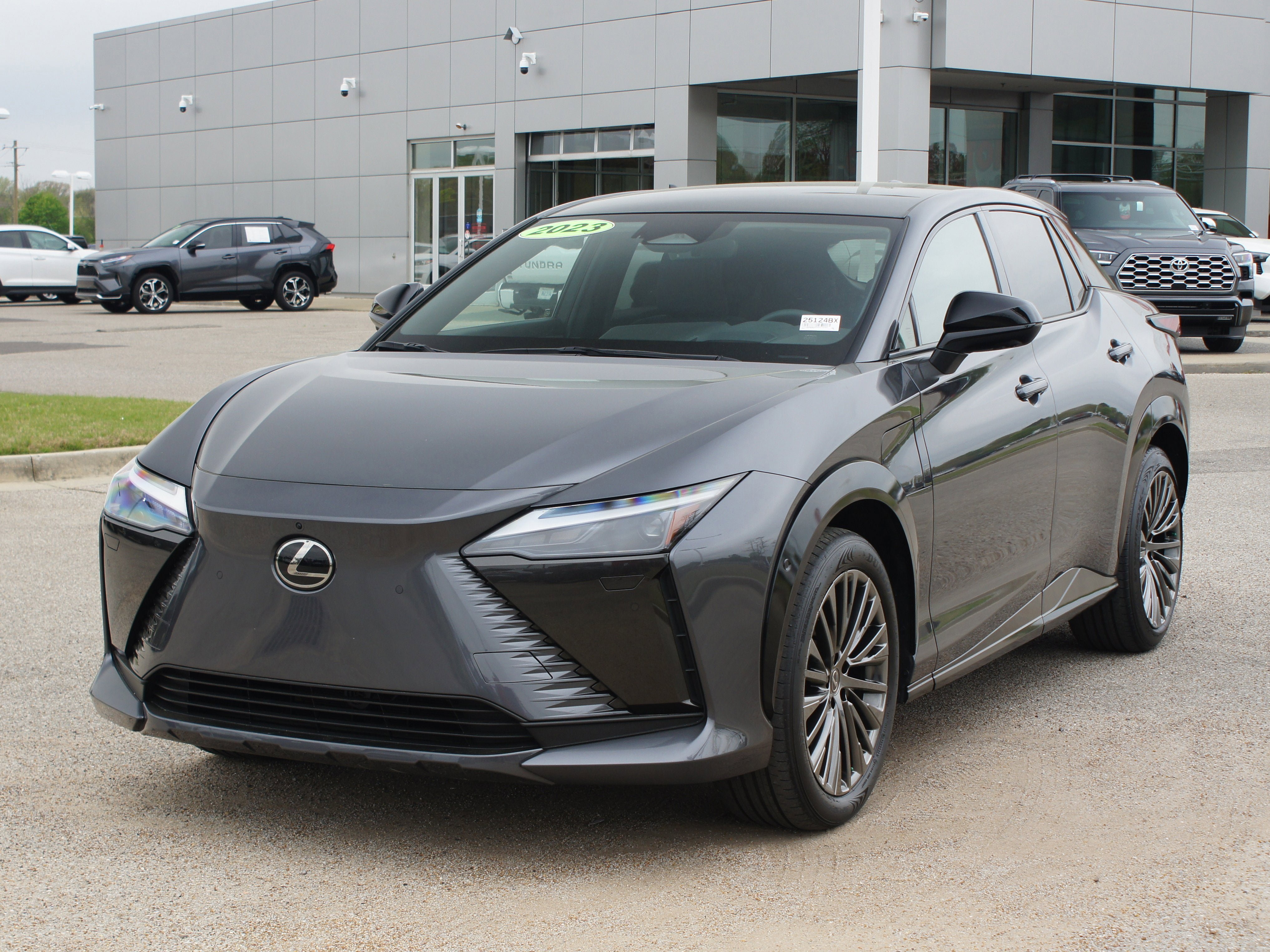 Used 2023 Lexus RZ 450e Premium AWD/4WD image 2