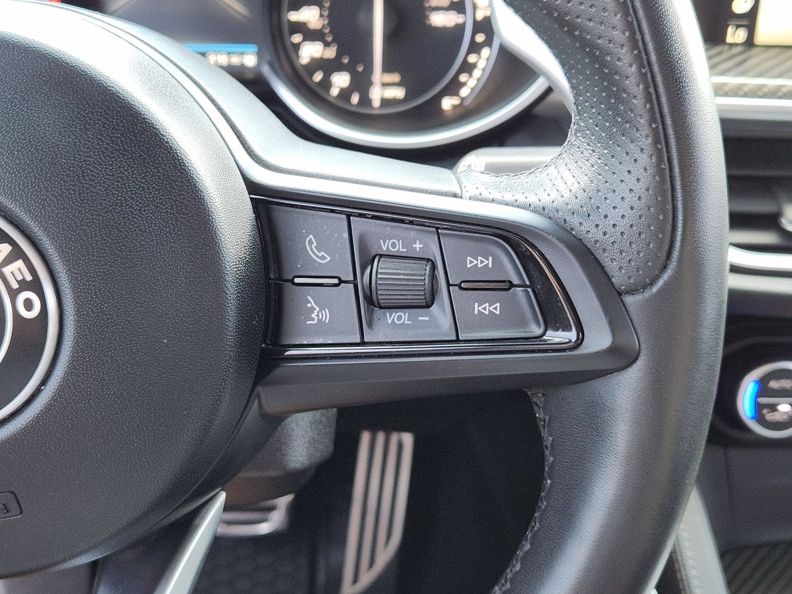 Used 2021 Alfa Romeo Stelvio Ti Sport AWD/4WD image 39
