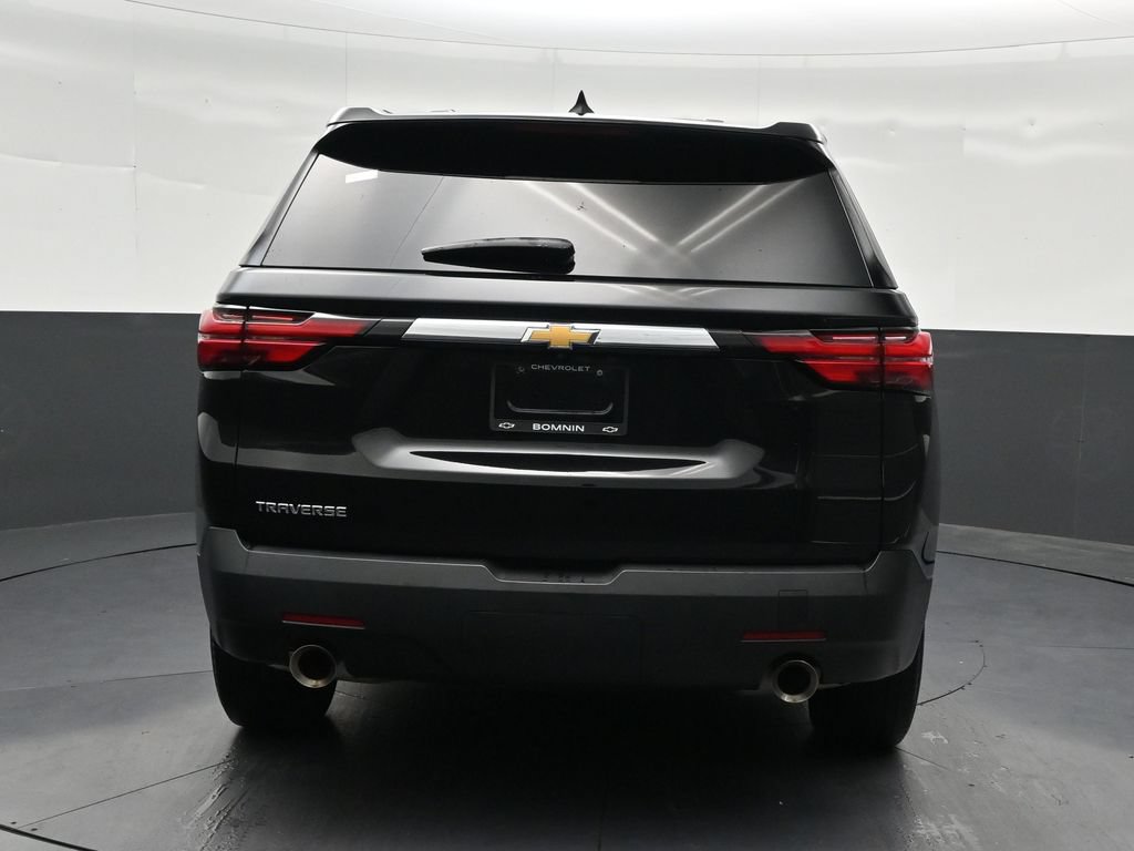 Used 2023 Chevrolet Traverse LS FWD image 4