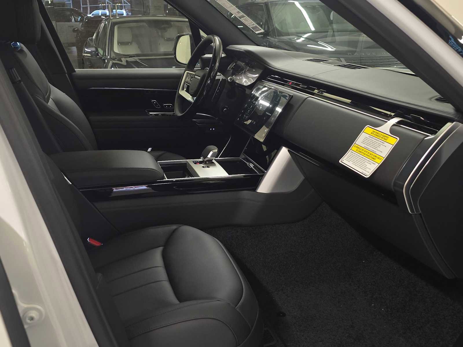 New 2026 Land Rover Range Rover SE image 11