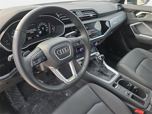 Used 2025 Audi Q3 2.0T Premium Plus w/ Premium Plus Package image 19