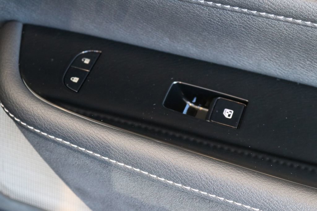 Certified 2025 INFINITI QX80 Sensory image 37