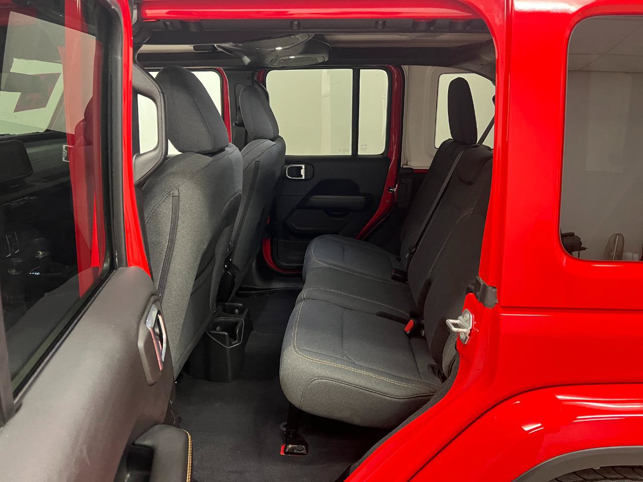 Used 2025 Jeep Wrangler Unlimited Sahara AWD/4WD image 52