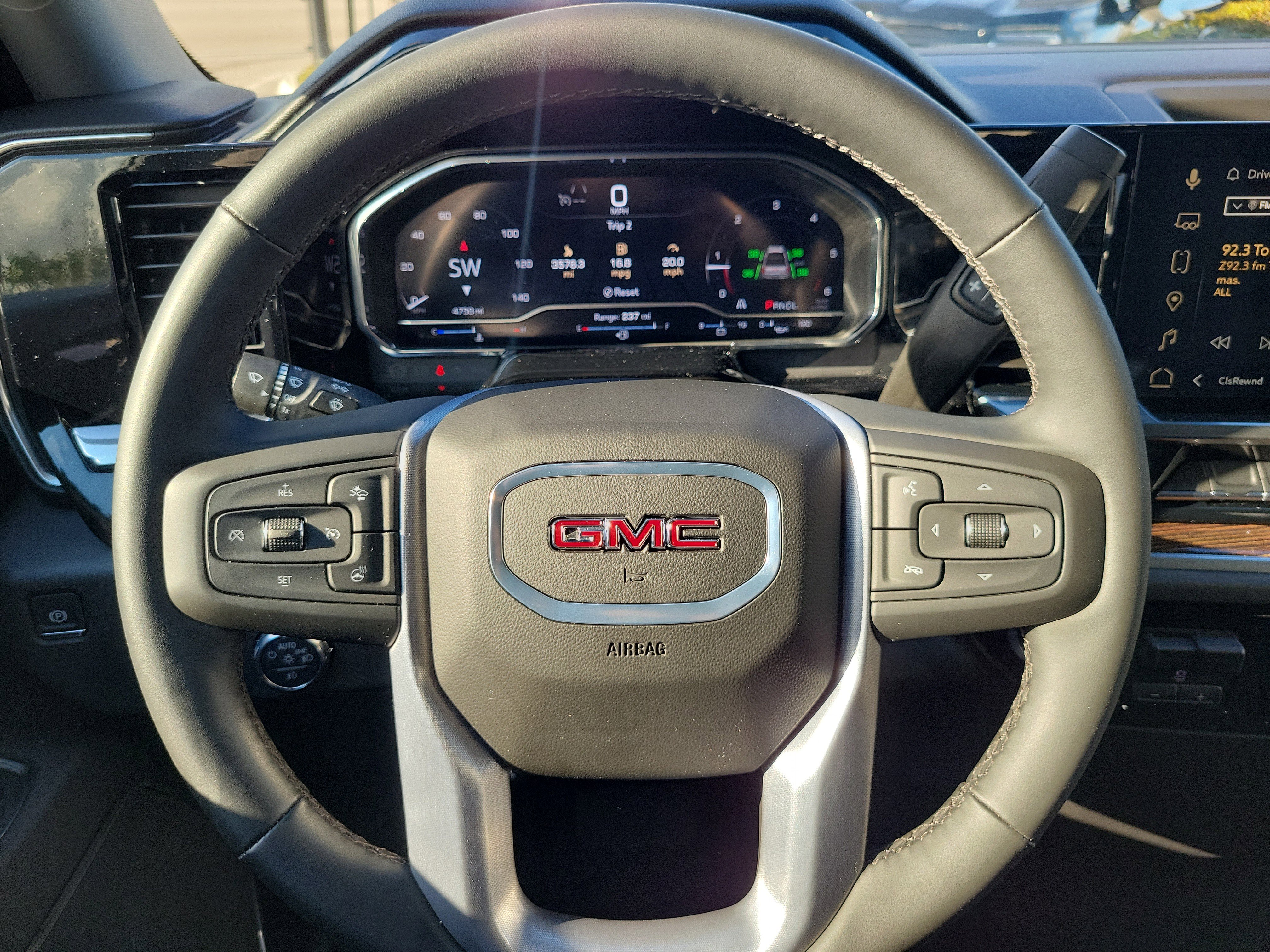 Used 2025 GMC Sierra 1500 Elevation image 20